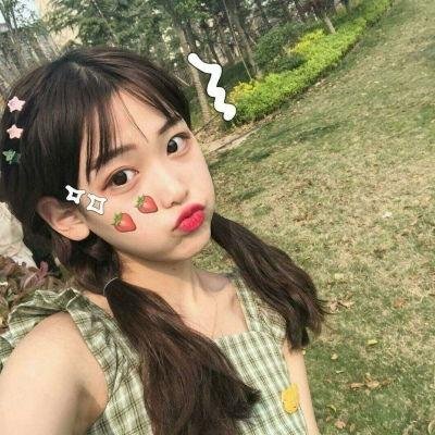 女服务员